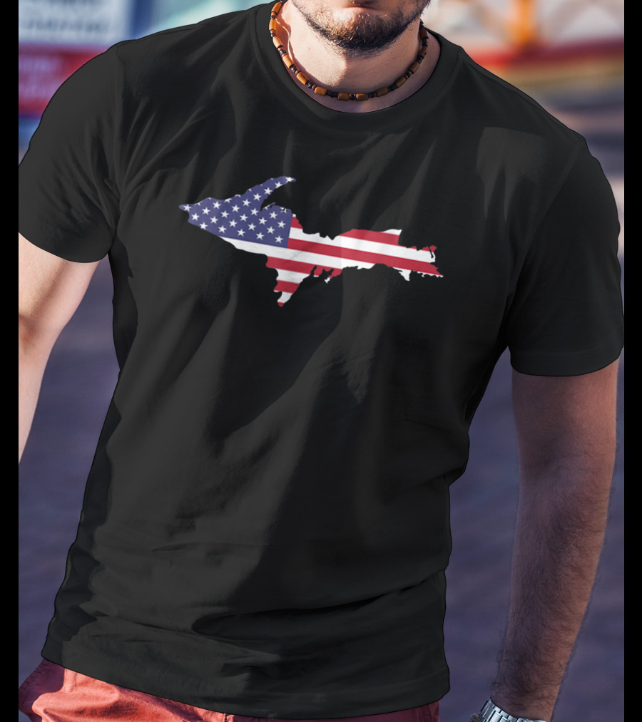 Upper Peninsula Michigan USA Map With American Flag T-Shirt