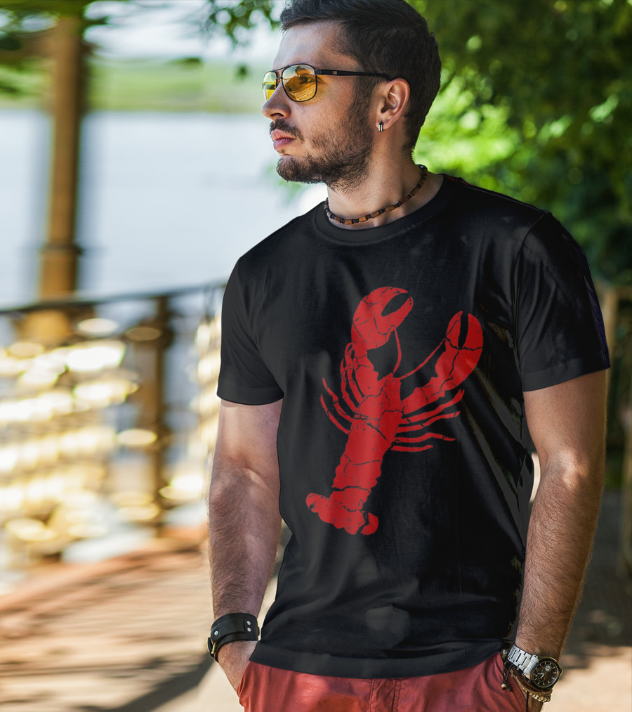 Vintage Lobster Print Red Cracked T-Shirt