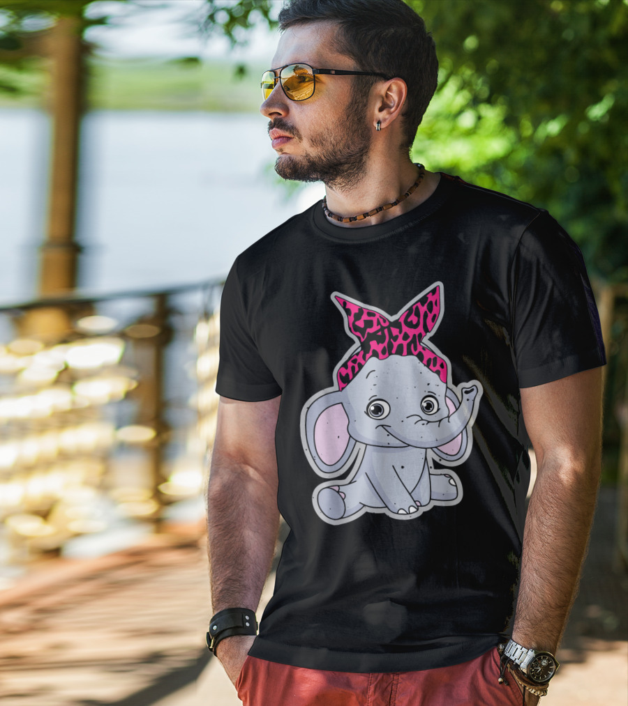Elephants Cute Cartoon With Pink Leopard Bow T-Shirt