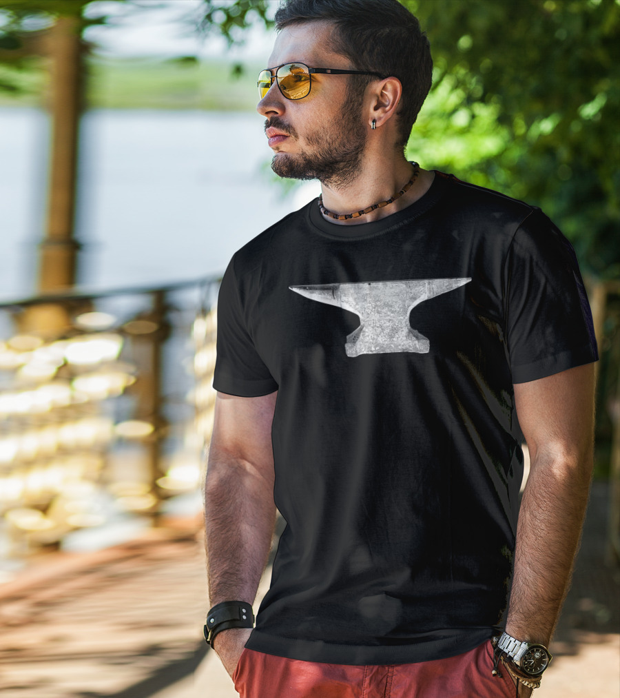 Blacksmith Anvil Bladesmith Welder Mac T-Shirt
