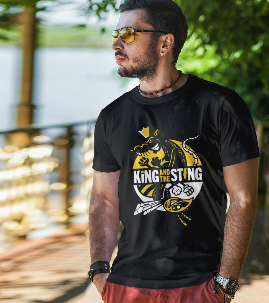 KING AND THE STING Crowned Rat And Bee Emblem T-Shirt