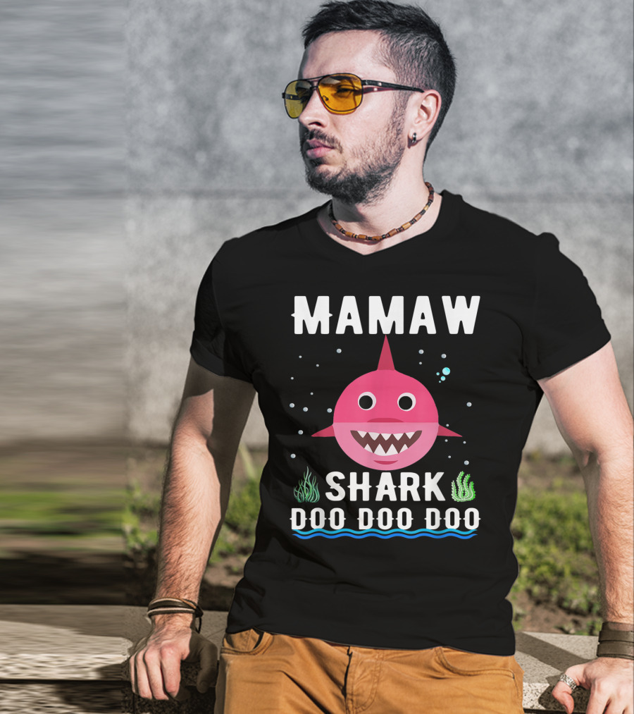 Mamaw Shark Doo Doo Doo Family Pink Shark Illustration Bubbles Waves Seaweed T-Shirt