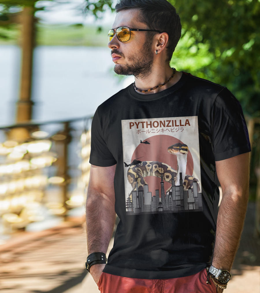 Pythonzilla Ball Python Funny Snake Skyline Helicopter Japanese Text T-Shirt