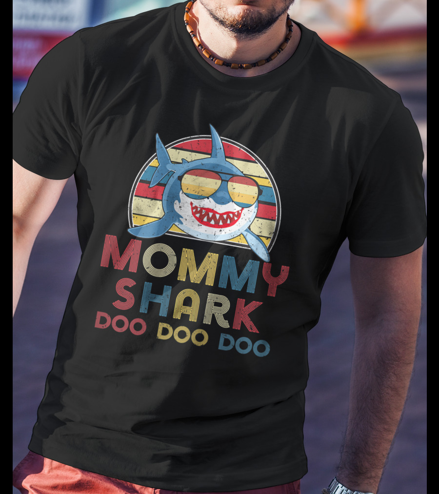 Mommy Shark Doo Doo Doo Retro T-Shirt