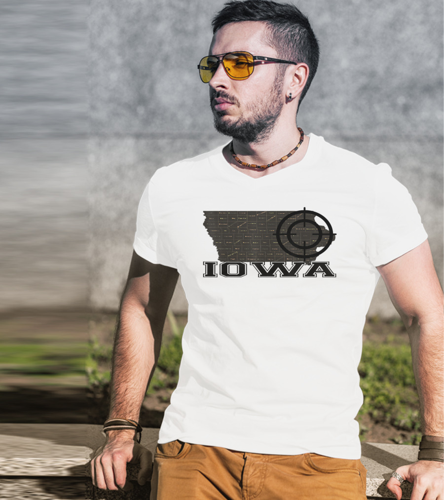Iowa Map Vintage Fun Black With Target Overlay T-Shirt