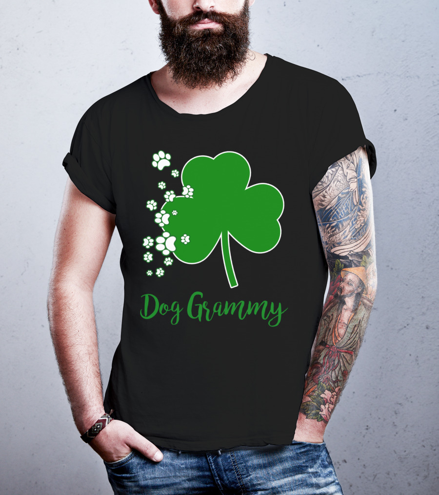 Dog Grammy Irish Shamrock With Paw Prints Best Grandmother's T-Shirt