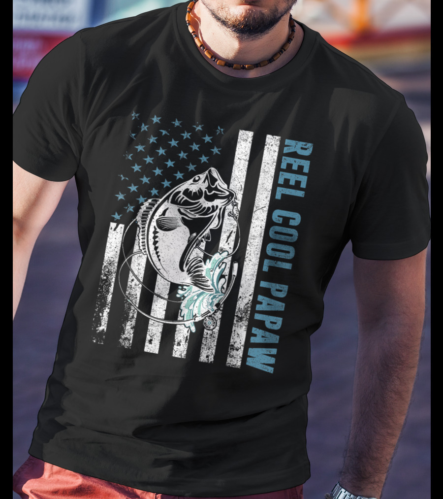 Reel Cool Papaw American Fishing Lovers Patriotic Vintage Bass T-Shirt