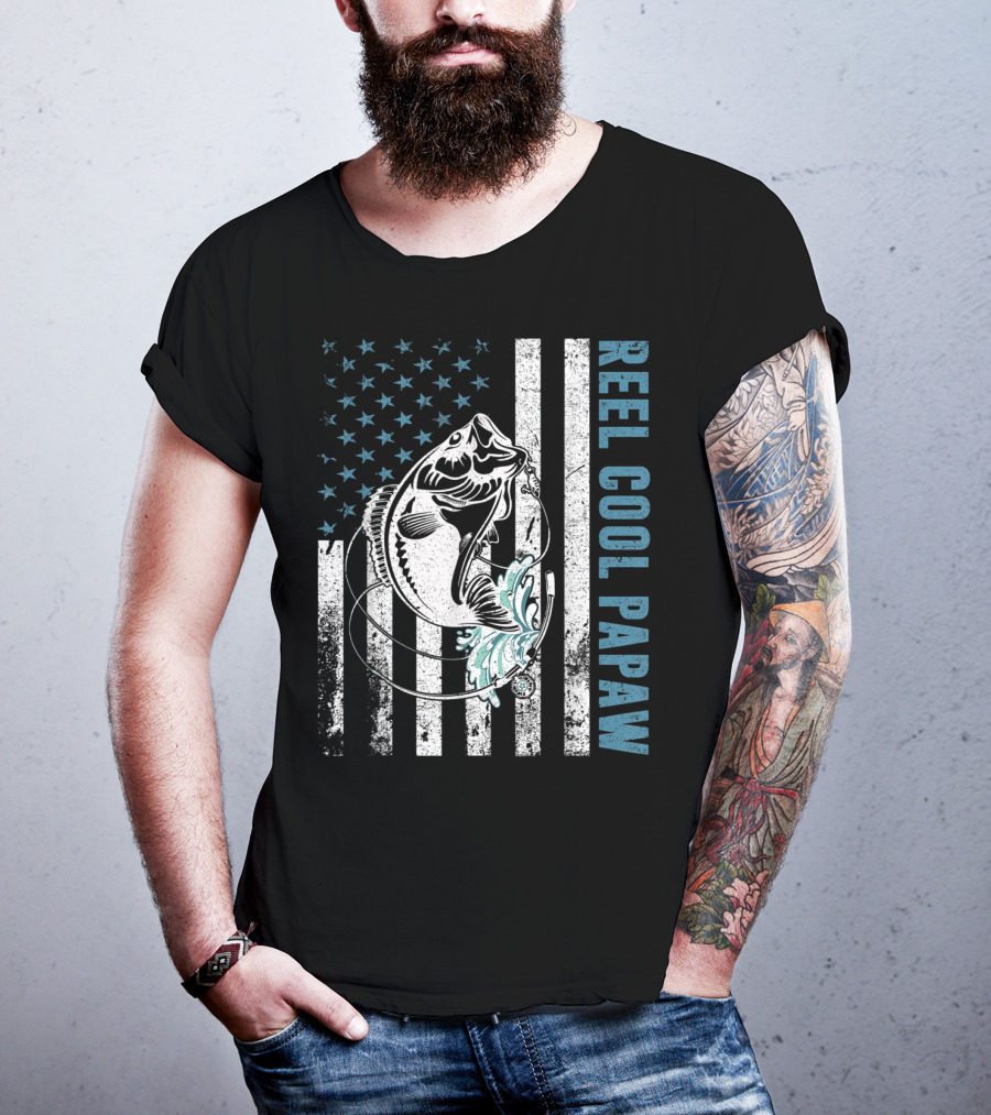 Reel Cool Papaw American Fishing Lovers Patriotic Vintage Bass T-Shirt