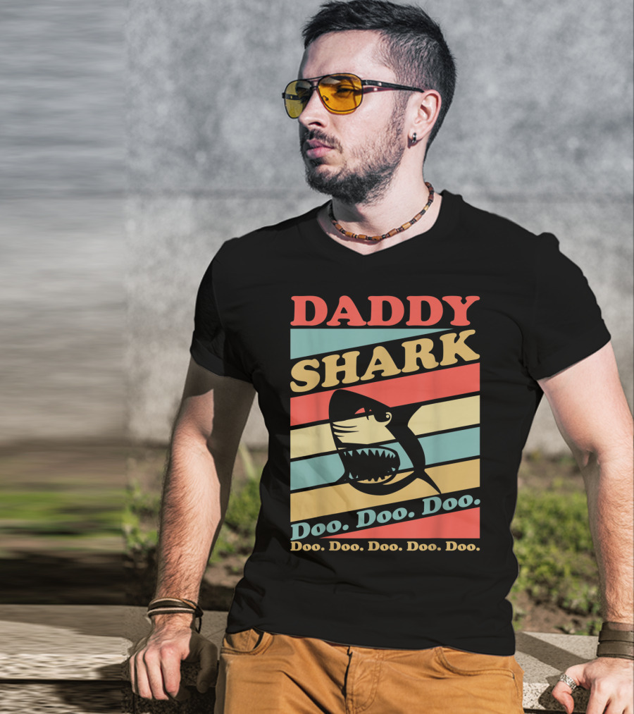 DADDY SHARK Doo Doo Doo Doo Doo Doo Retro Vintage Stripes T-Shirt