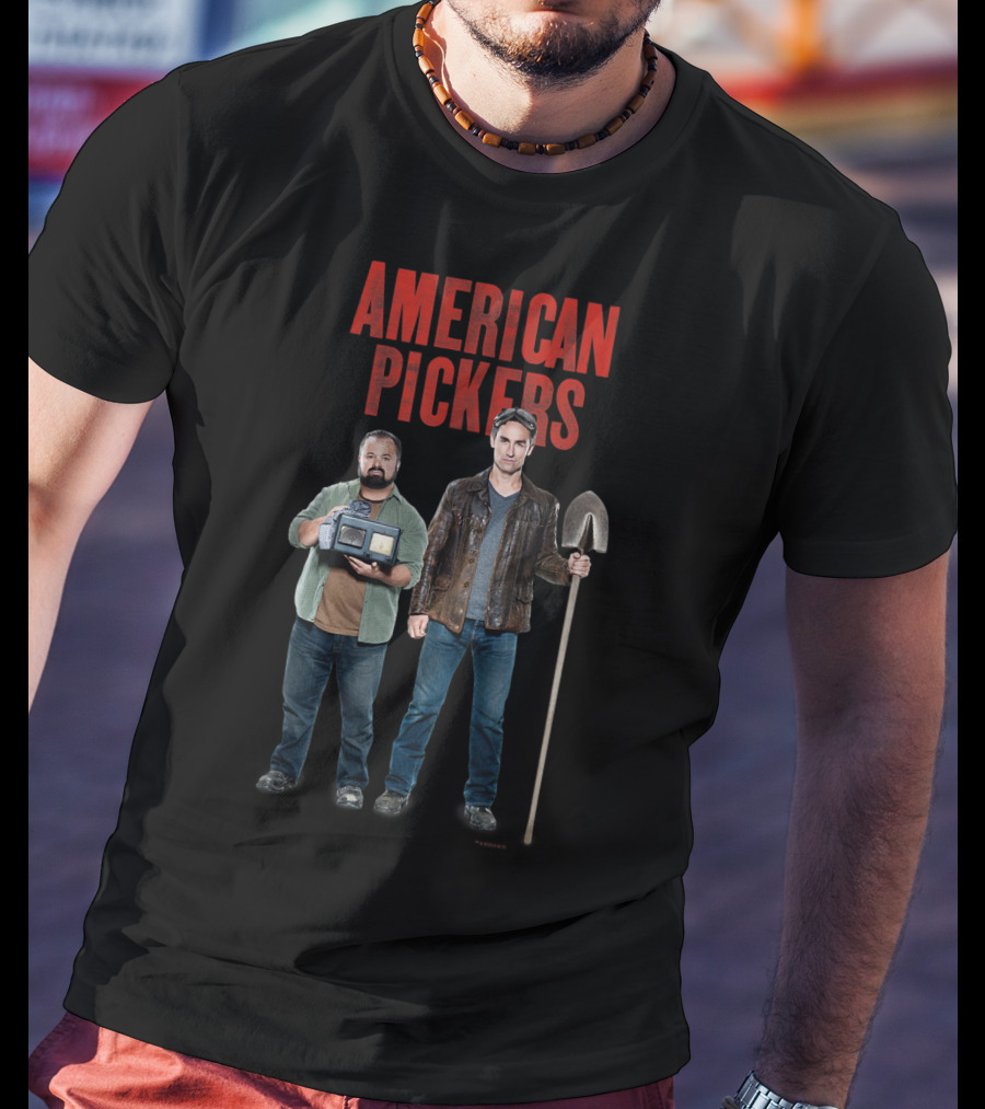 American Pickers Mike Frank Holding Vintage Television And Shovel T-Shirt