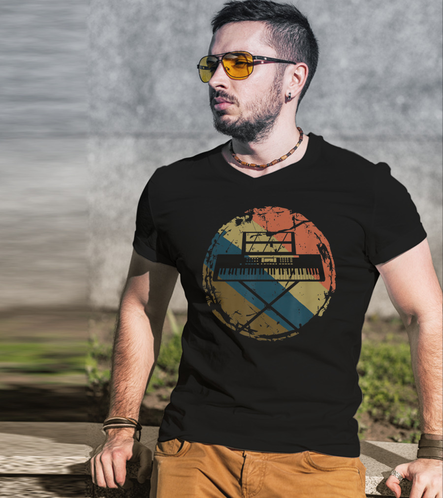 Retro Vintage Keyboard Piano Player Music Pianist Circle T-Shirt