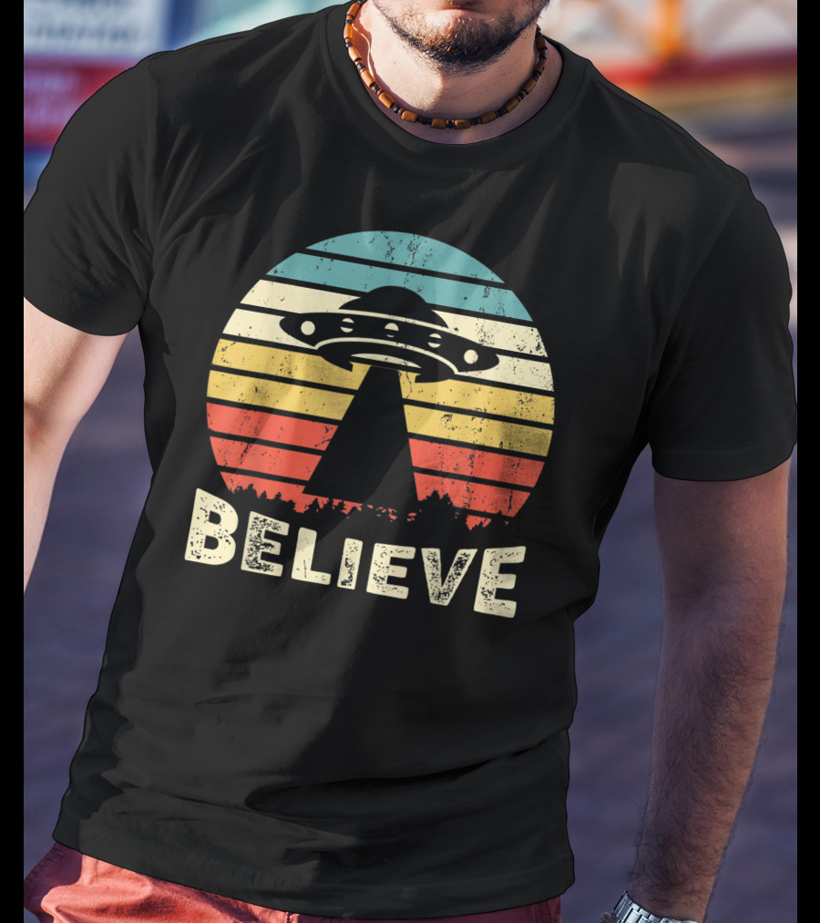 Vintage UFO Hunter Believe I Want To Believe Retro Alien T-Shirt