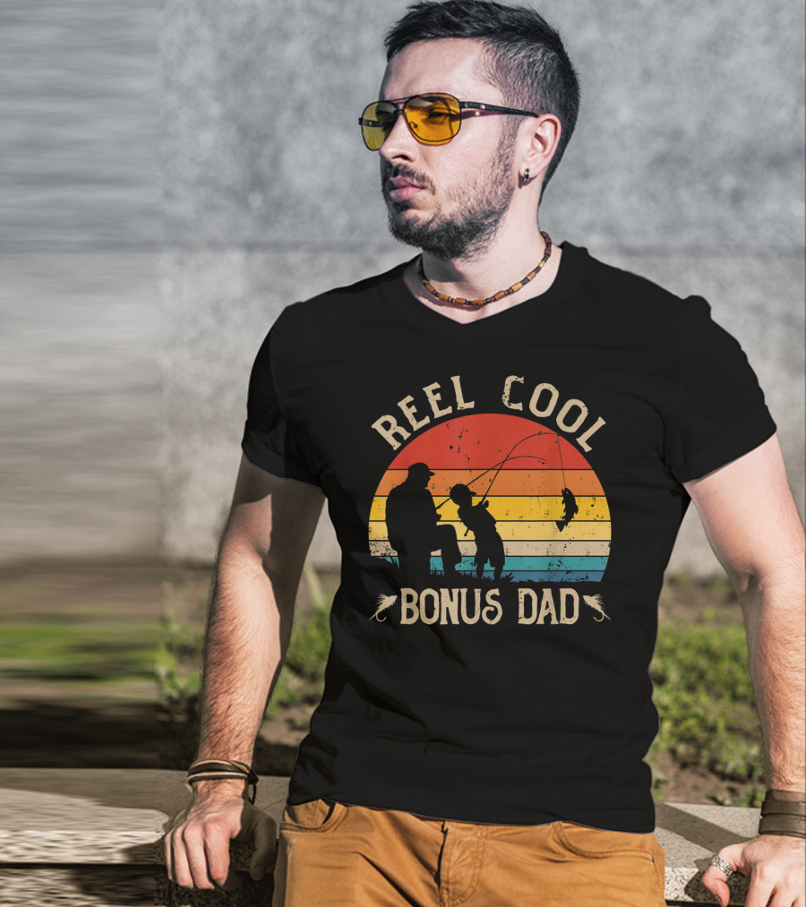 Reel Cool Bonus Dad Fishing Vintage Sunset T-Shirt