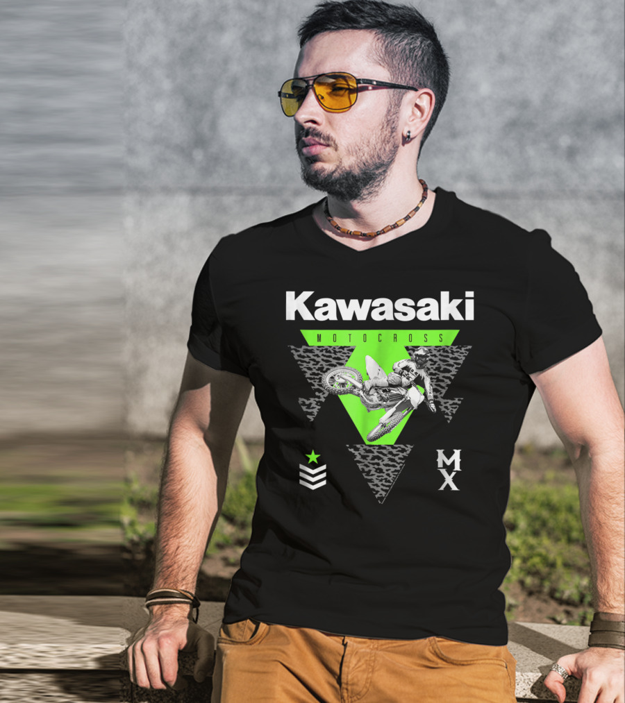 Kawasaki Motocross Classic Look 27272 MX Rider With Green Triangle And Chevron Star T-Shirt