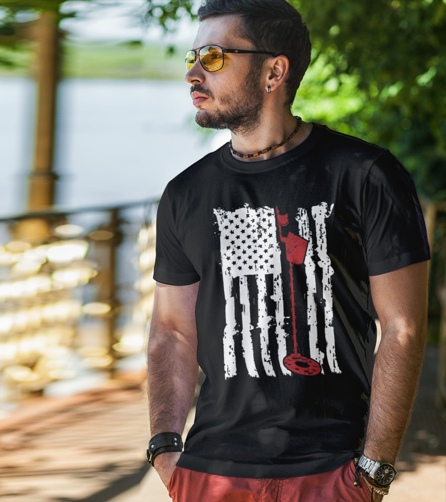 Metal Detector Vintage American Flag T-Shirt