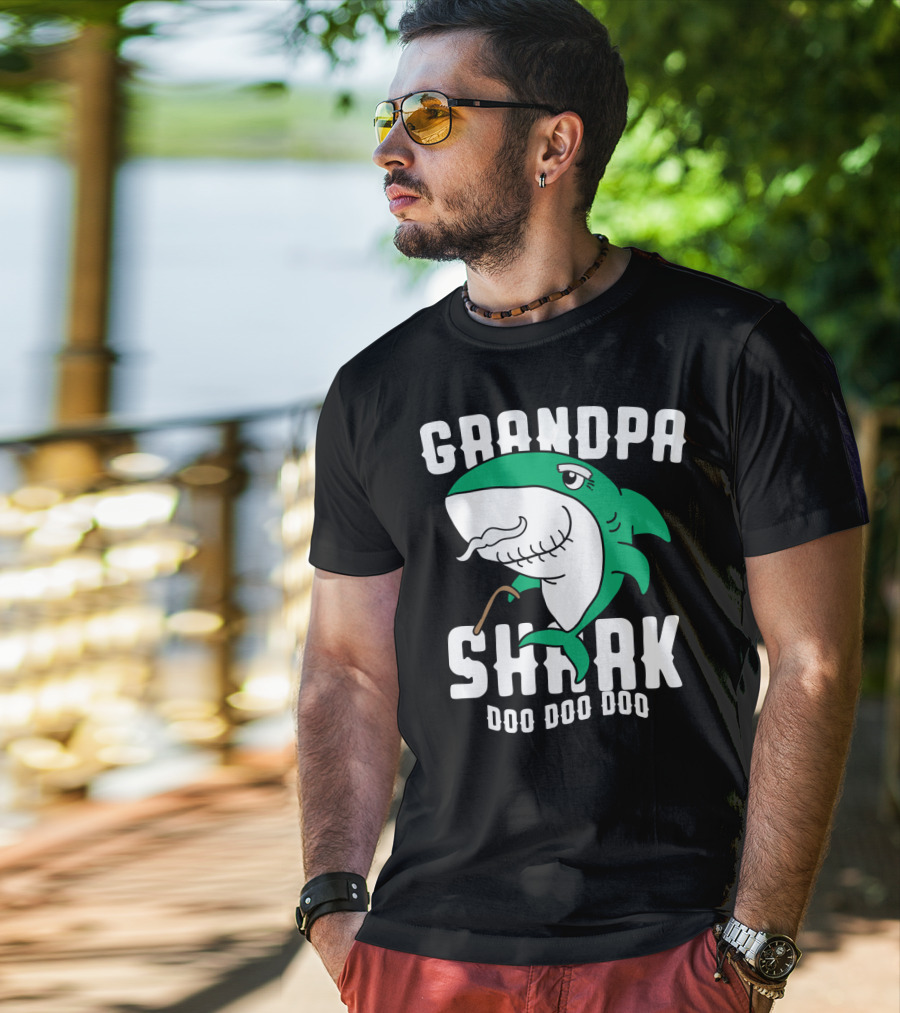Grandpa Shark Doo Doo Doo Halloween Chr Dad Grandfather T-Shirt