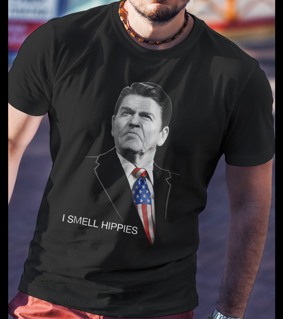 Ronald Reagan I Smell Hippies Patriotic Conservative T-Shirt