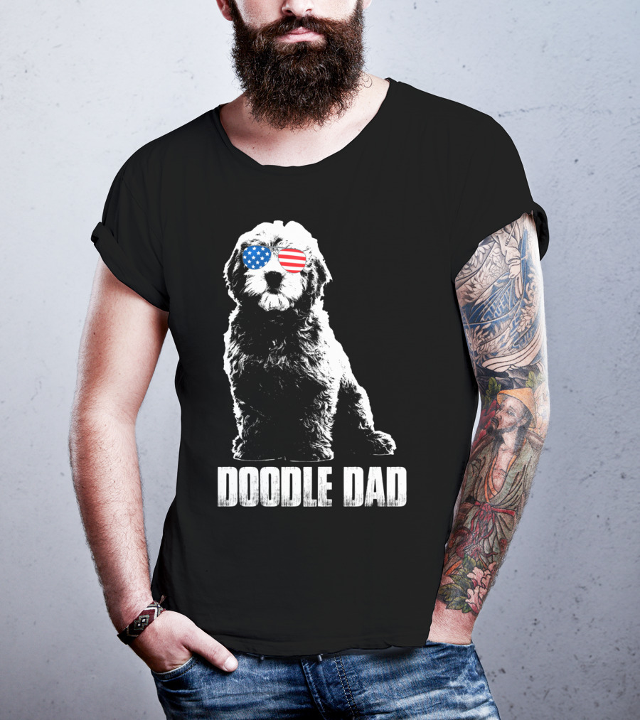 Doodle Dad Goldendoodle Vintage Patriotic American Flag Sunglasses T-Shirt