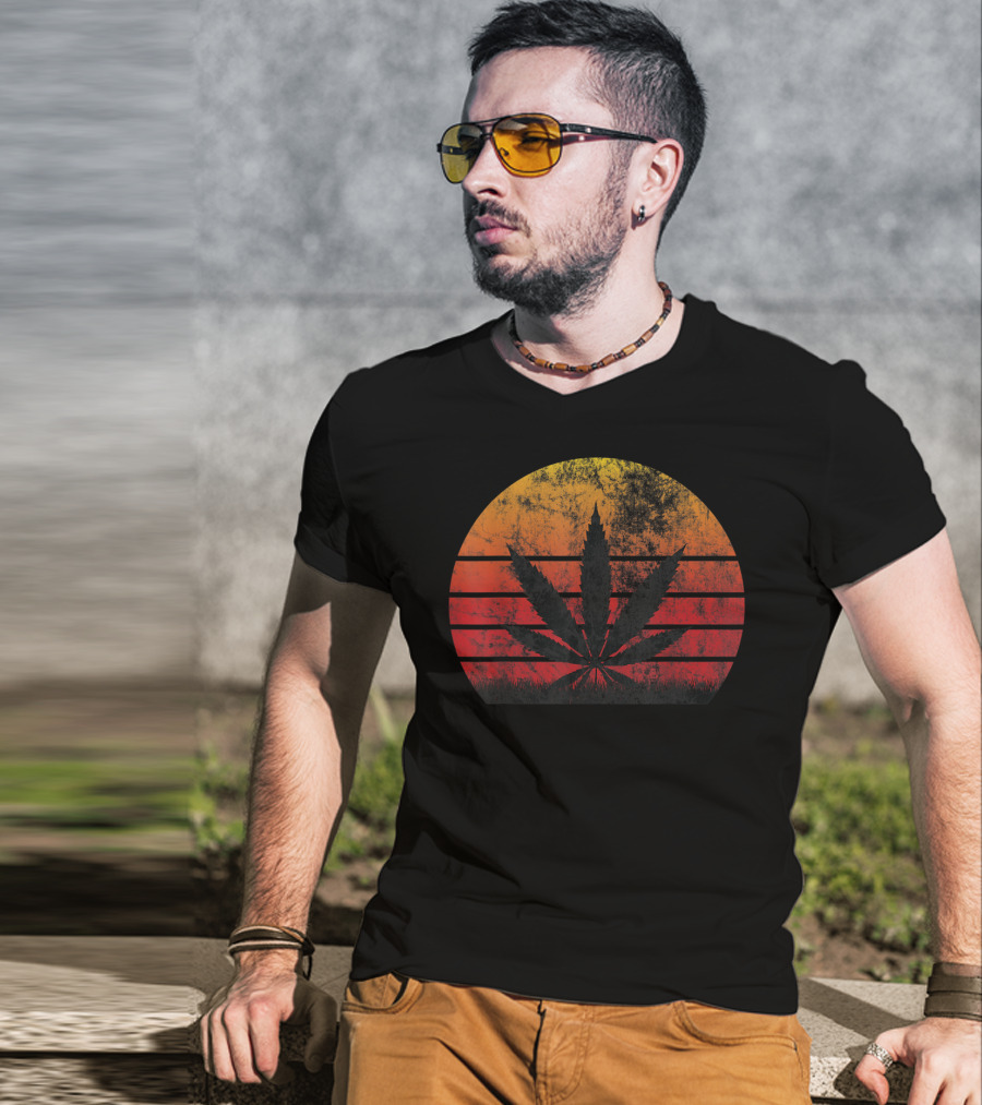 Sunset Grunge Cannabis Leaf Vintage Weed T-Shirt