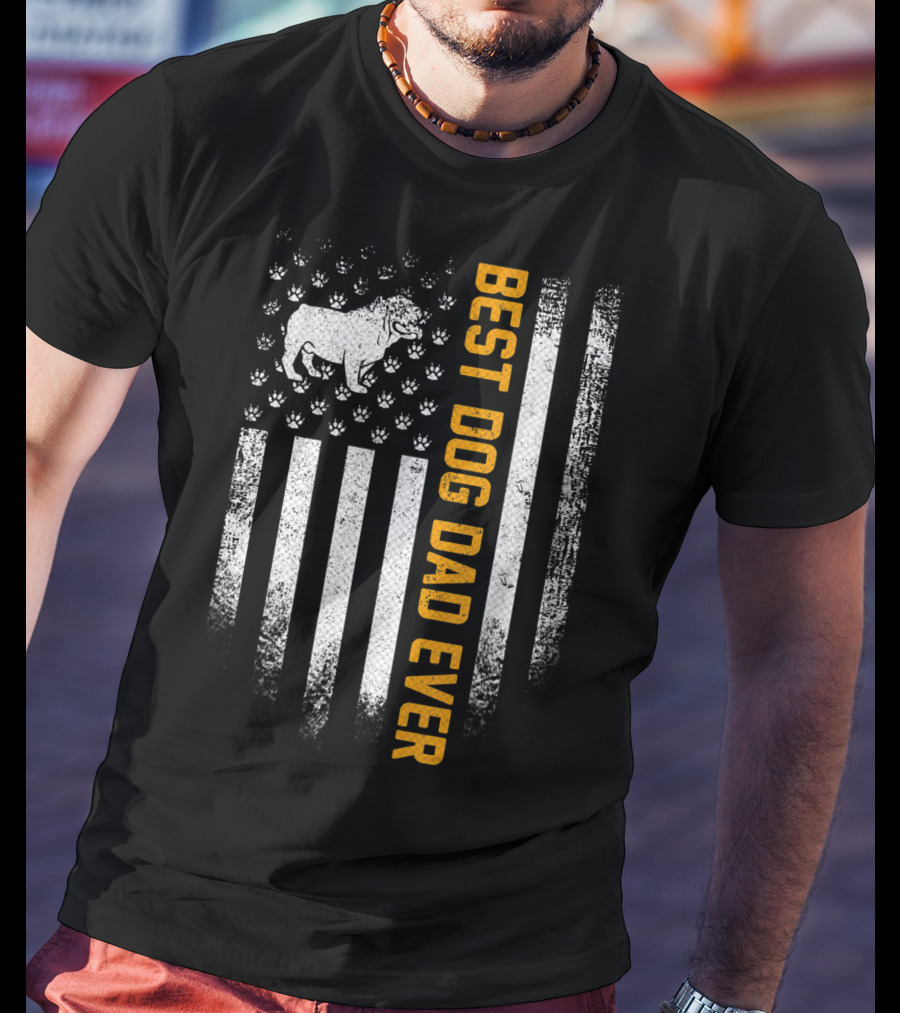 Best Dog Dad Ever Vintage USA Flag English Bulldog Paw Prints T-Shirt