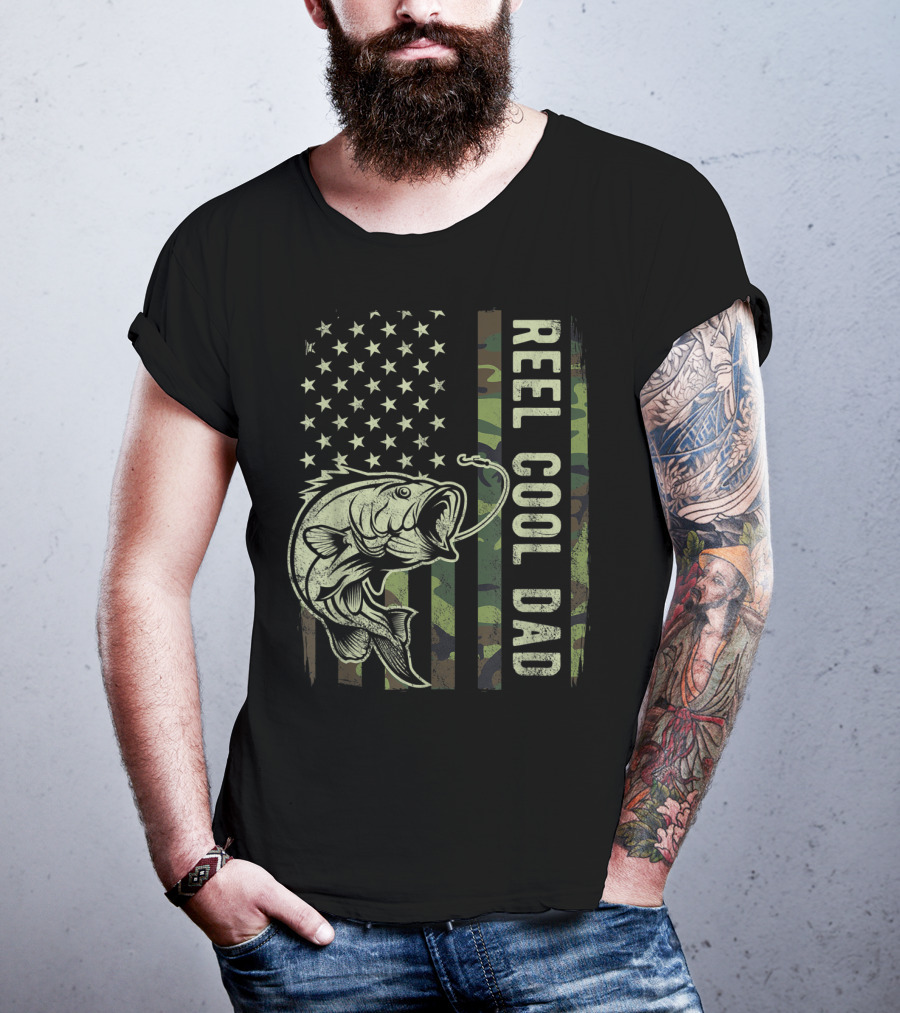 Reel Cool Dad Camouflage American Flag Bass Fish Father's Day T-Shirt