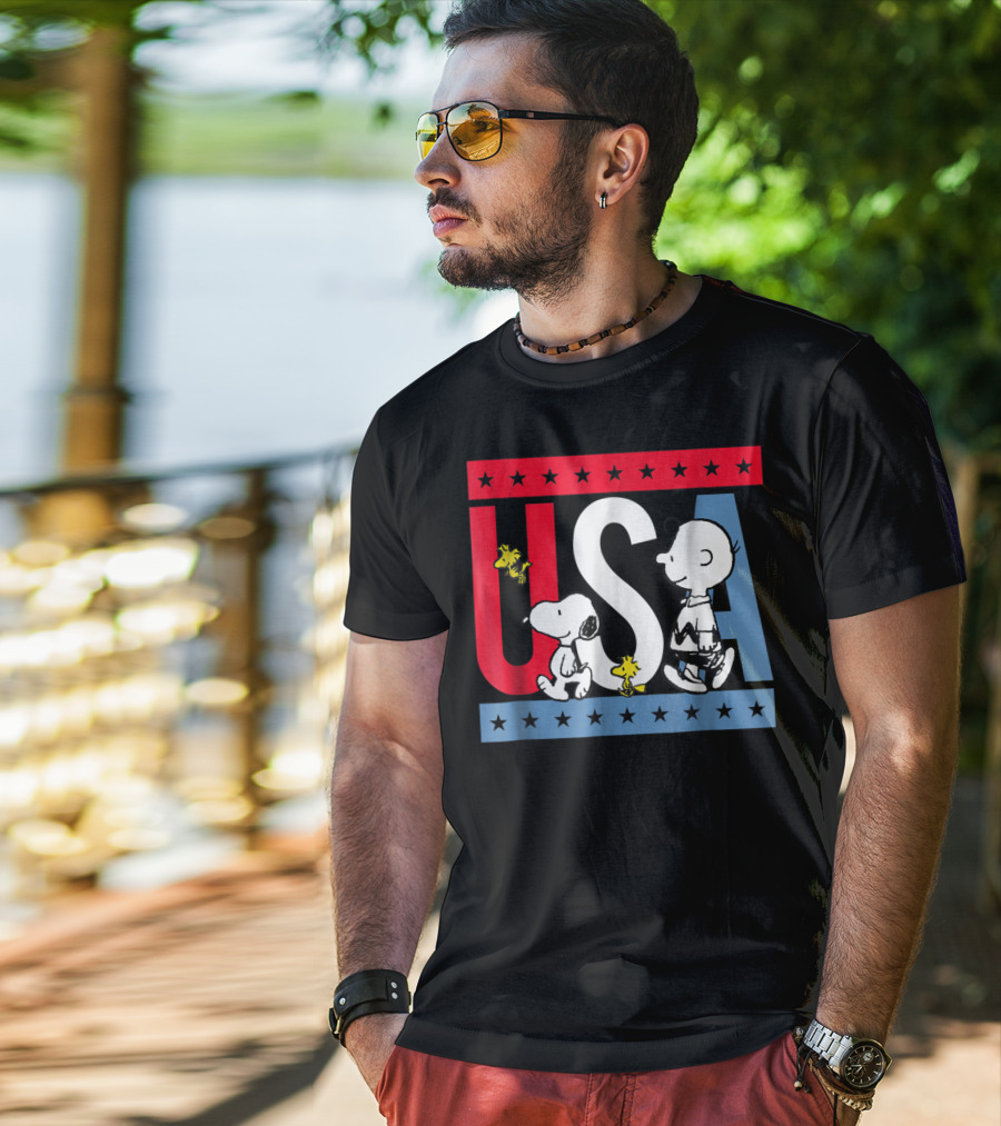 Peanuts Snoopy Woodstock Charlie Brown Red White Blue USA Stars T-Shirt