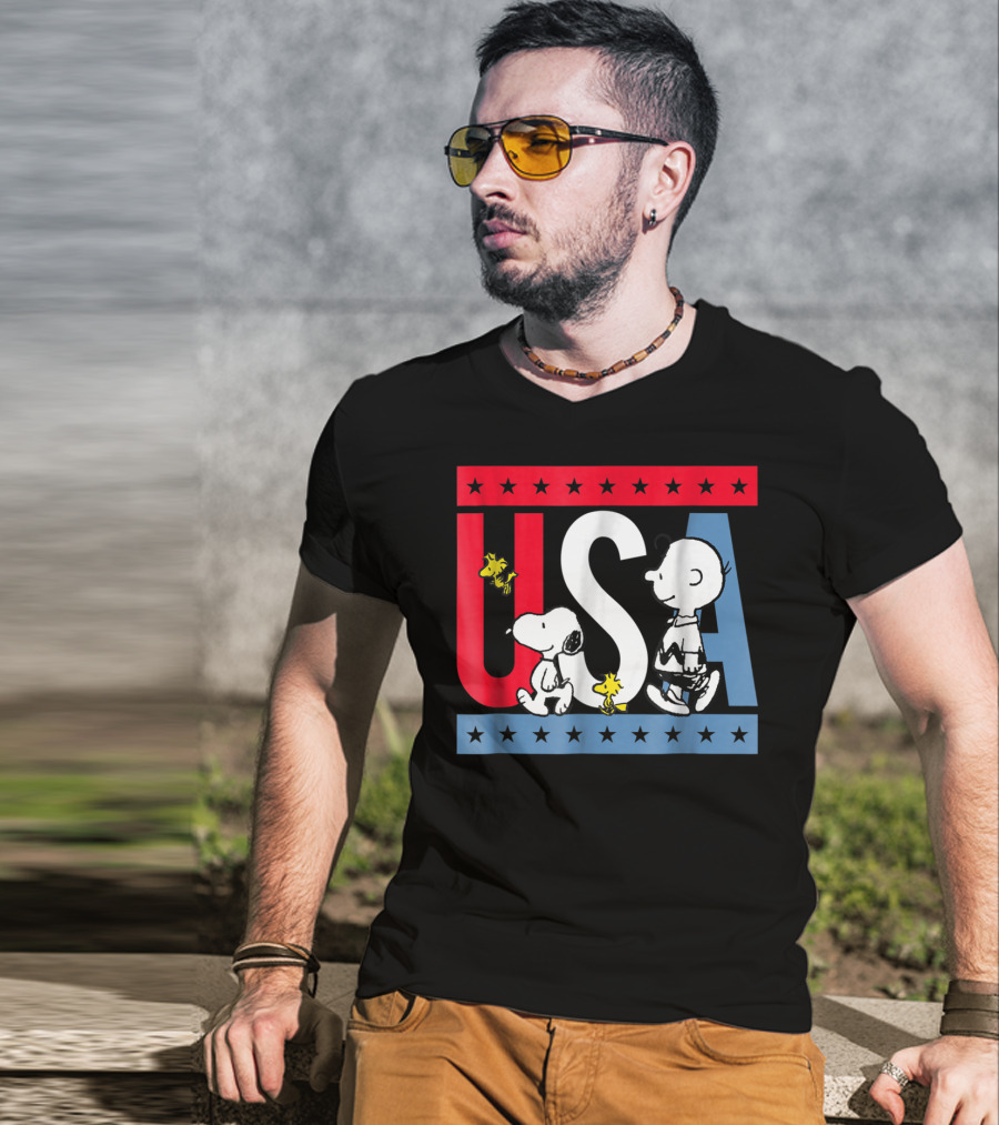 Peanuts Snoopy Woodstock Charlie Brown Red White Blue USA Stars T-Shirt