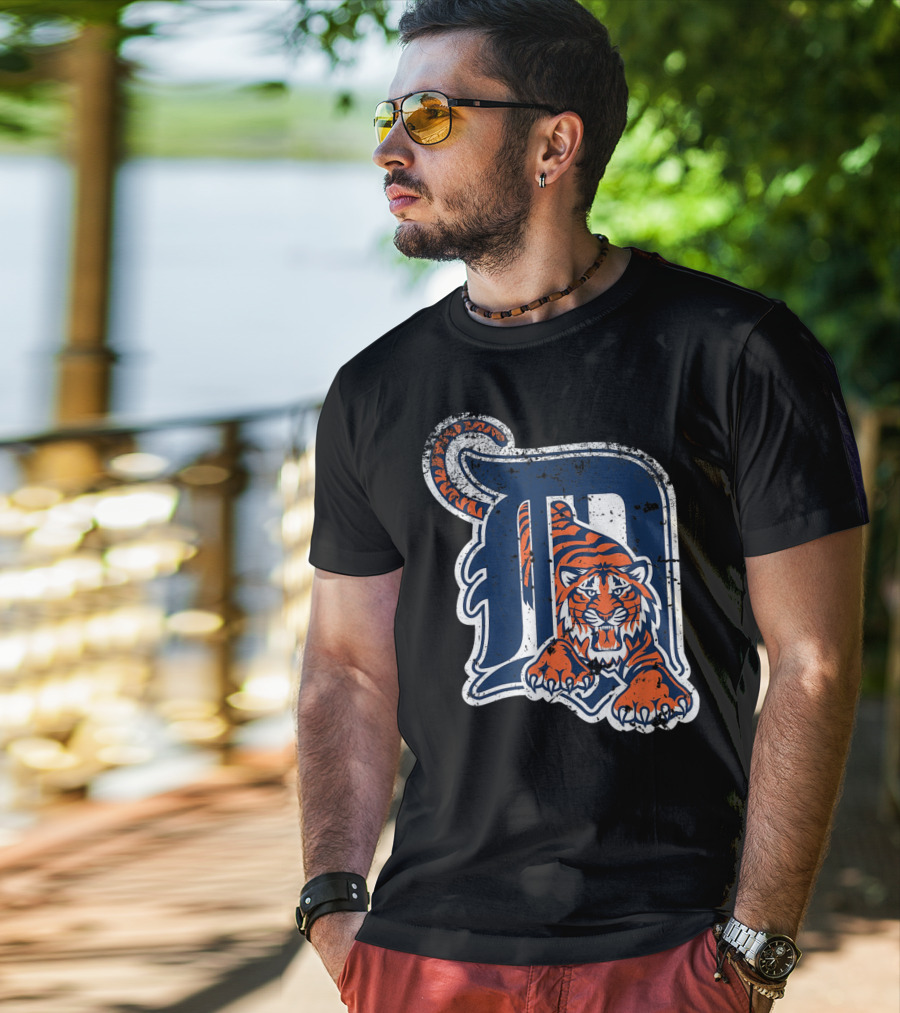 Tiger Mascot Distressed Detroit T-Shirt