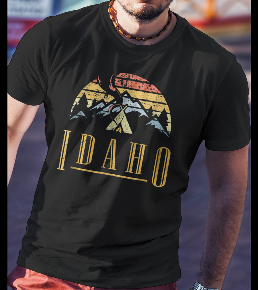 Idaho Vintage Mountains Campfire Retro Camping Scene T-Shirt