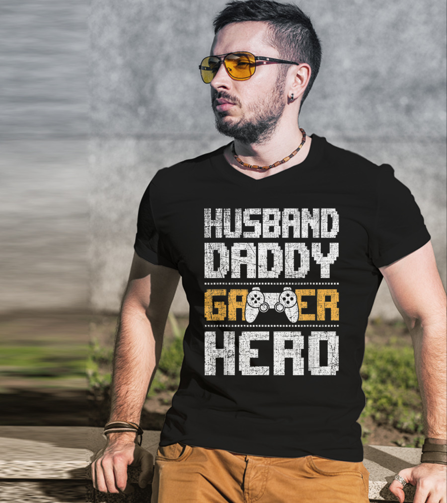 Husband Daddy Gamer Hero With Gaming Controller T-Shirt