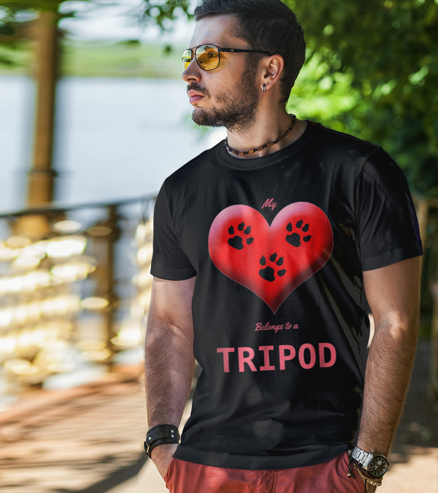 My Heart Belongs To A Tripod Dog 3 Legged Dog Cat Lovers T-Shirt