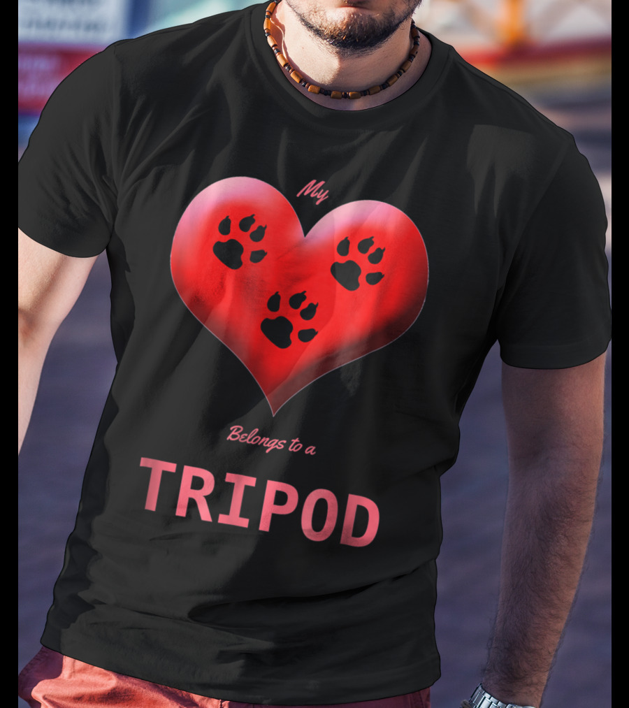 My Heart Belongs To A Tripod Dog 3 Legged Dog Cat Lovers T-Shirt