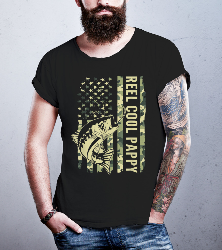 Mens Reel Cool Pappy Camouflage American Flag Fish T-Shirt