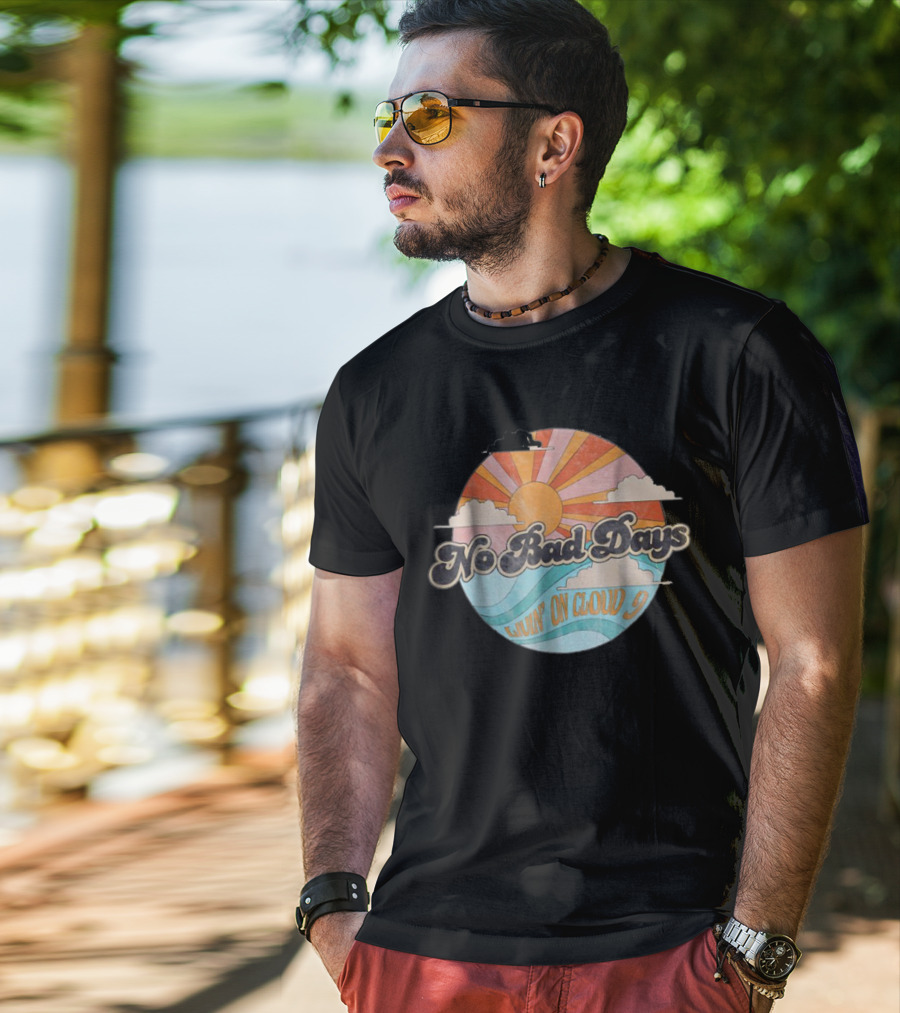 No Bad Days Livin' On Cloud 9 Sun And Waves Retro Circle T-Shirt