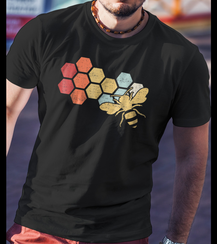 Retro Vintage Honeycomb And Bee Design Beekeeper Beekeeping Honey T-Shirt