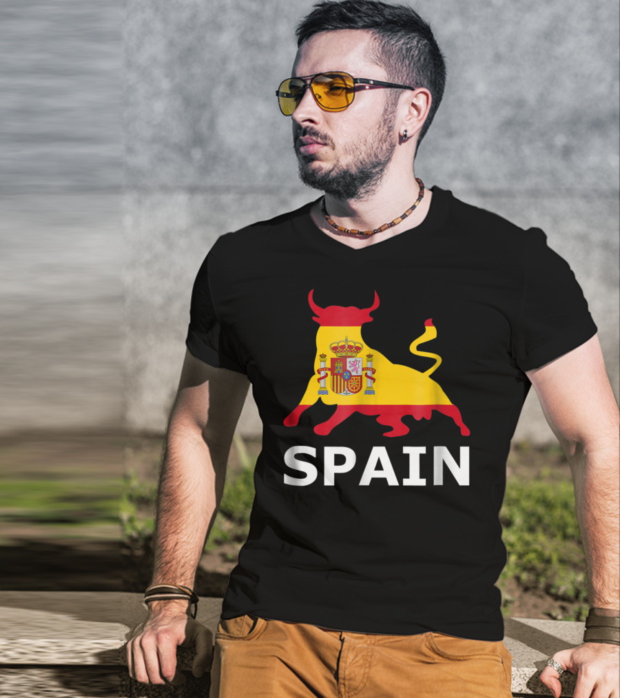 Spain Bull With Spanish Flag Crest T-Shirt
