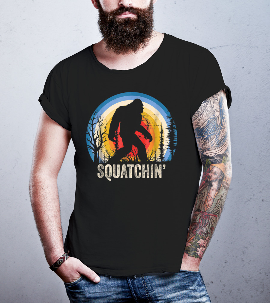 Squatchin Sasquatch Lover Vintage Sunset T-Shirt