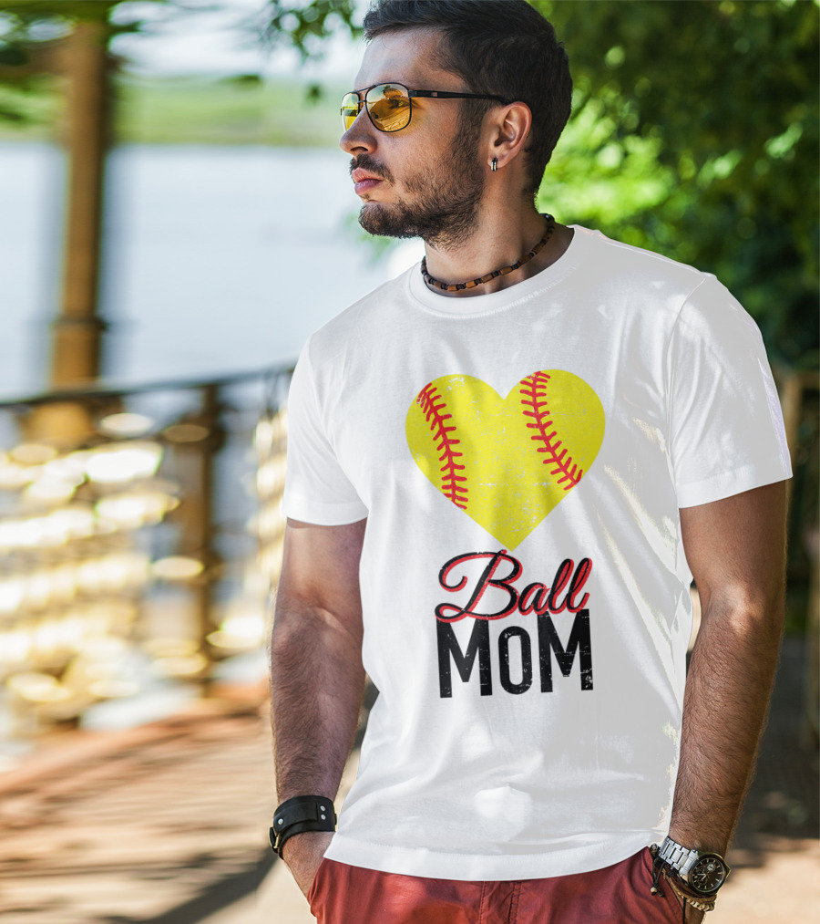 Love Ball Mom Heart Baseball Softball Graph T-Shirt
