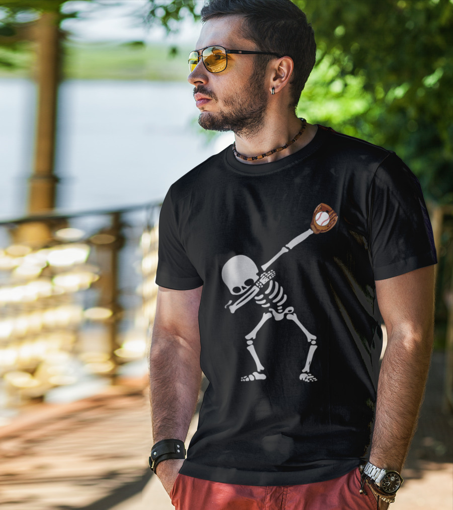 Dabbing Skeleton Catching Baseball Halloween T-Shirt
