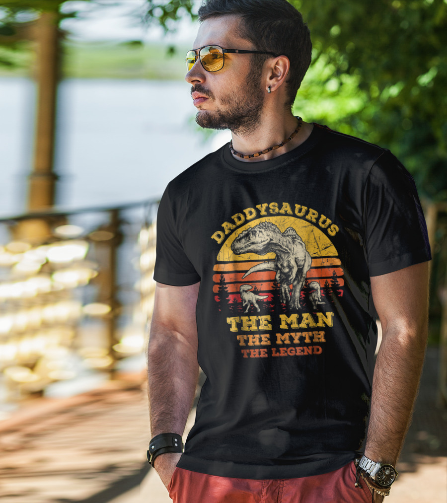 Daddysaurus The Man The Myth The Legend Dinosaur Silhouette Retro Sunset T-Shirt