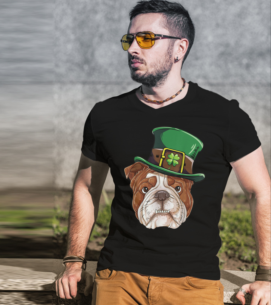 English Bulldog Wearing Leprechaun Hat St Patricks Day Dog T-Shirt