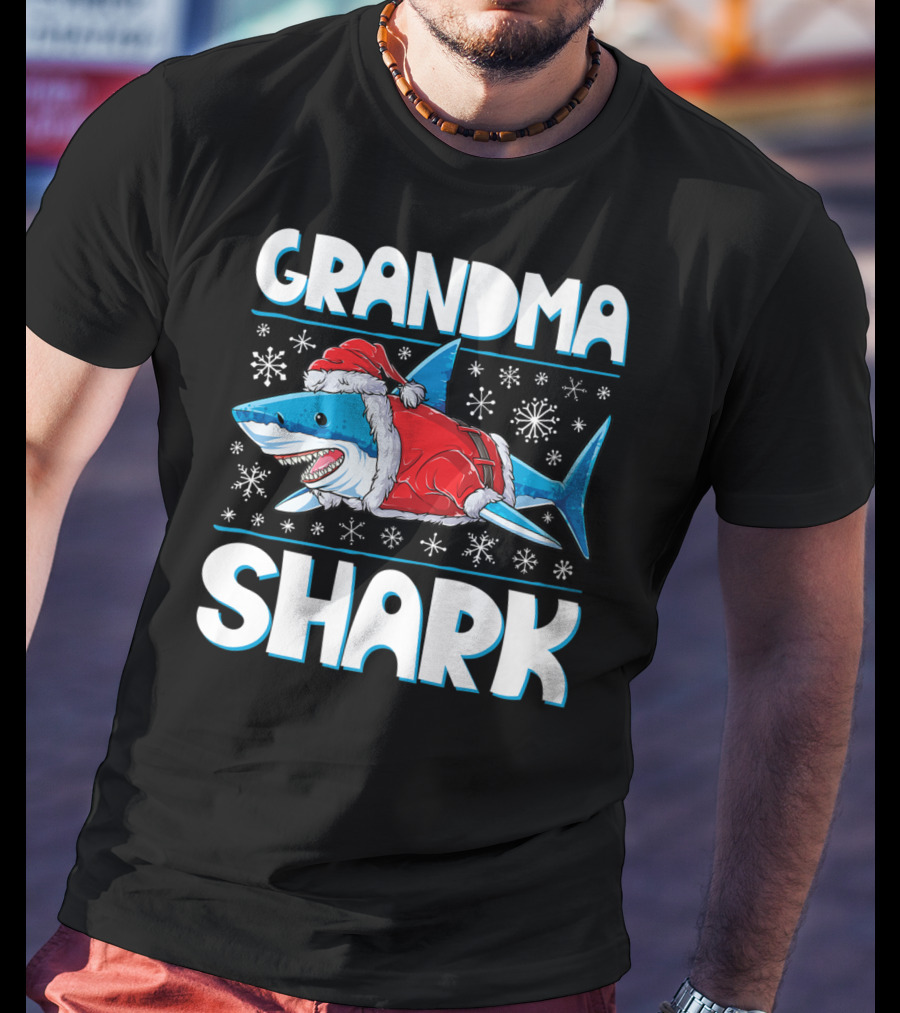 Grandma Shark Santa Christmas Matching Family Snowflakes T-Shirt