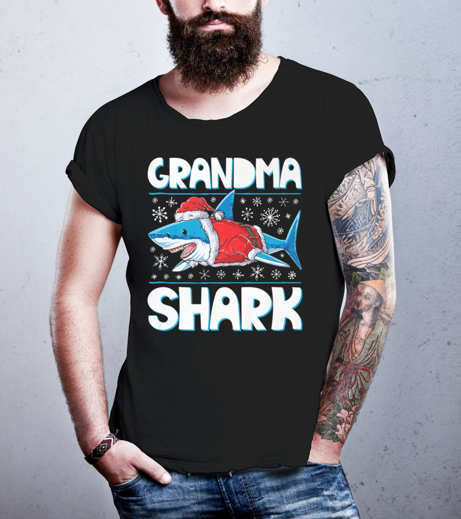Grandma Shark Santa Christmas Matching Family Snowflakes T-Shirt