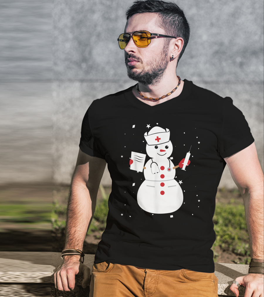 Nurse Snowman Holding Syringe And Clipboard For Cute Christmas Winter T-Shirt
