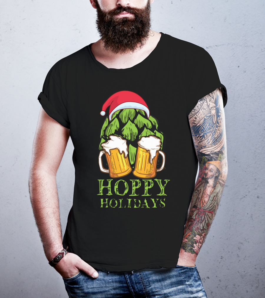 Hoppy Holidays Funny Christmas Craft Beer Hops With Santa Hat And Beer Mugs T-Shirt