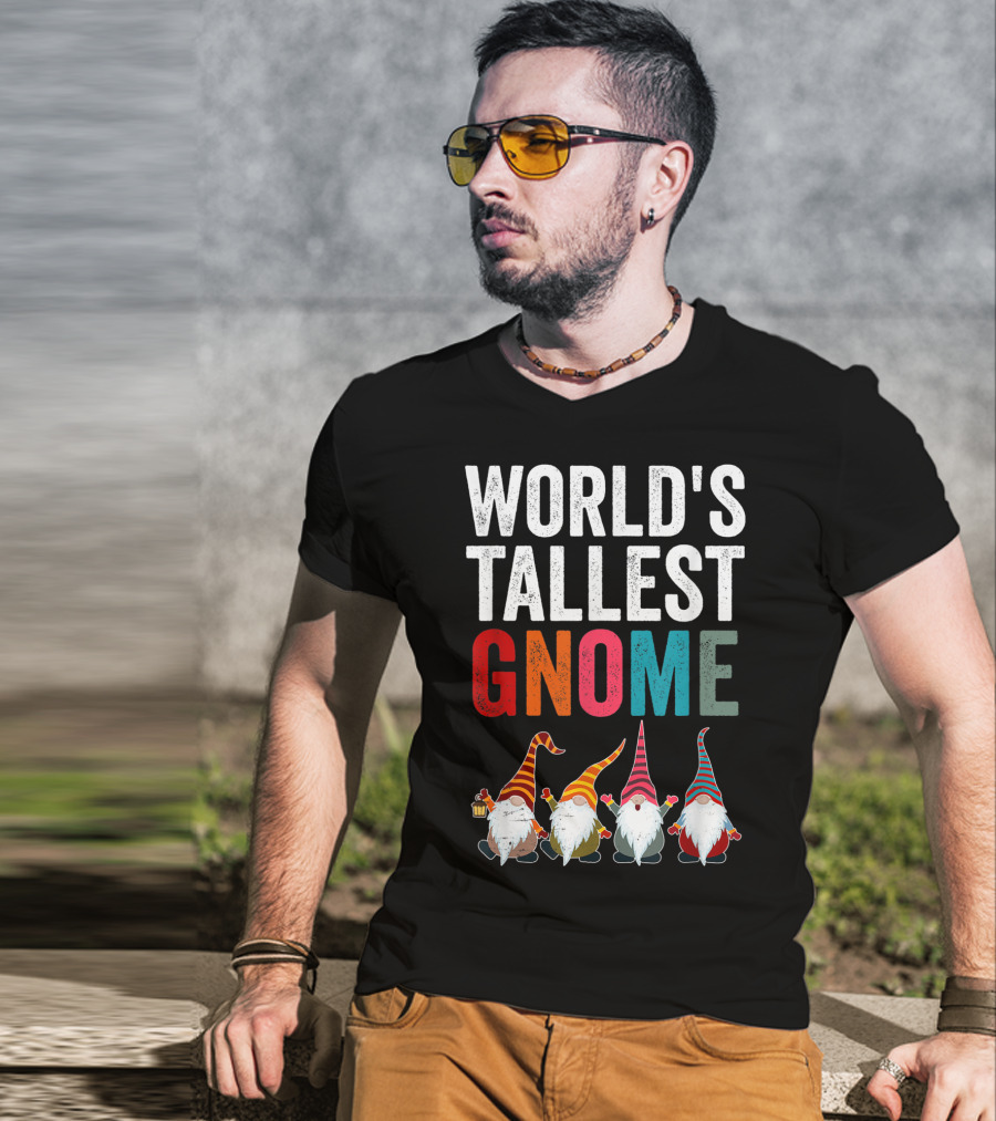 World's Tallest Gnome Christmas Lovers Funny Gnomes T-Shirt