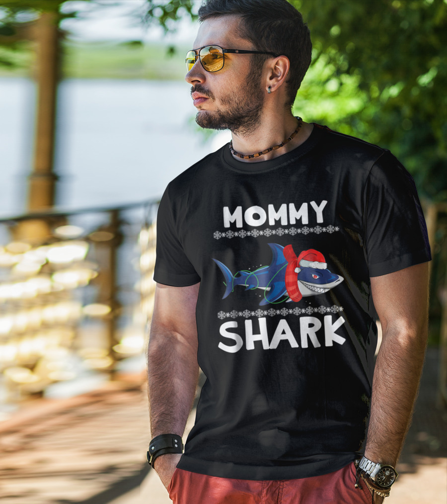 Mommy Shark Christmas Family With Santa Hat And Snowflakes T-Shirt