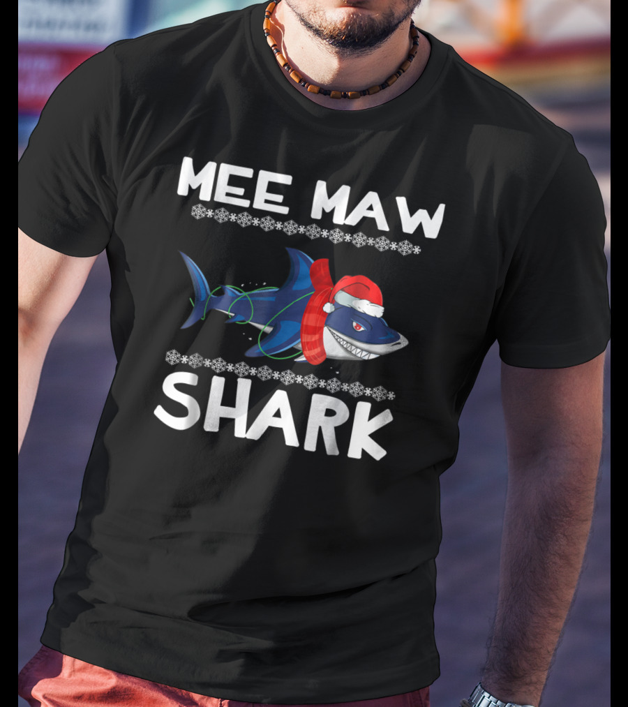 Mee Maw Shark Ugly Christmas Family Santa Hat Lights Snowflakes T-Shirt