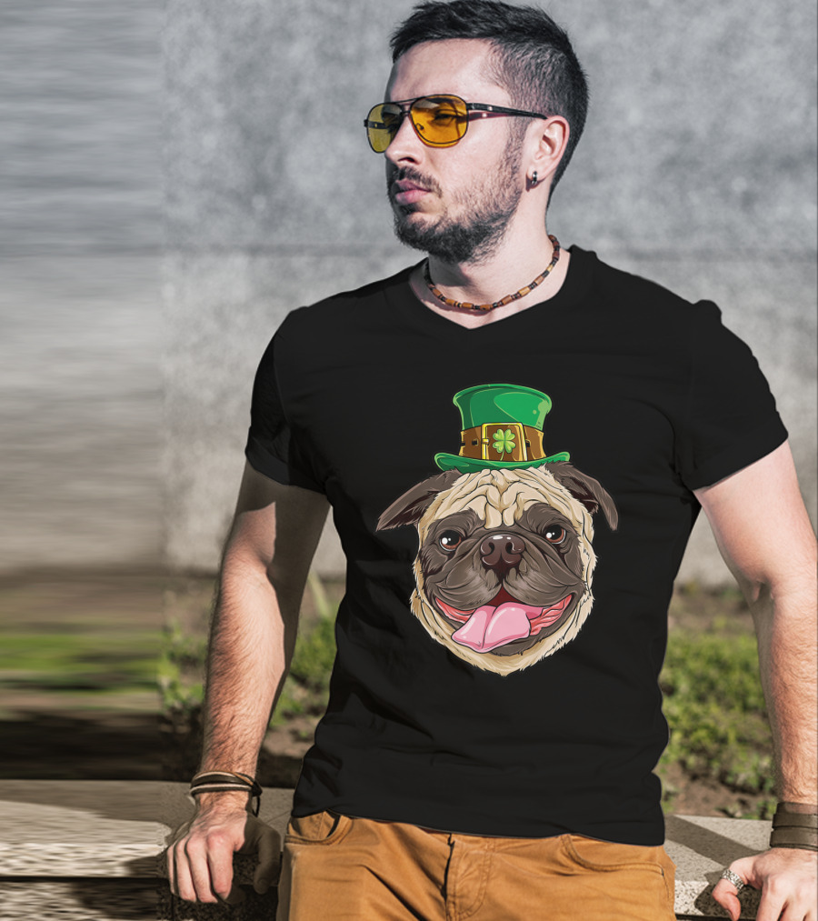 Pug Leprechaun St Patricks Day Funny Dog Wearing Green Hat T-Shirt