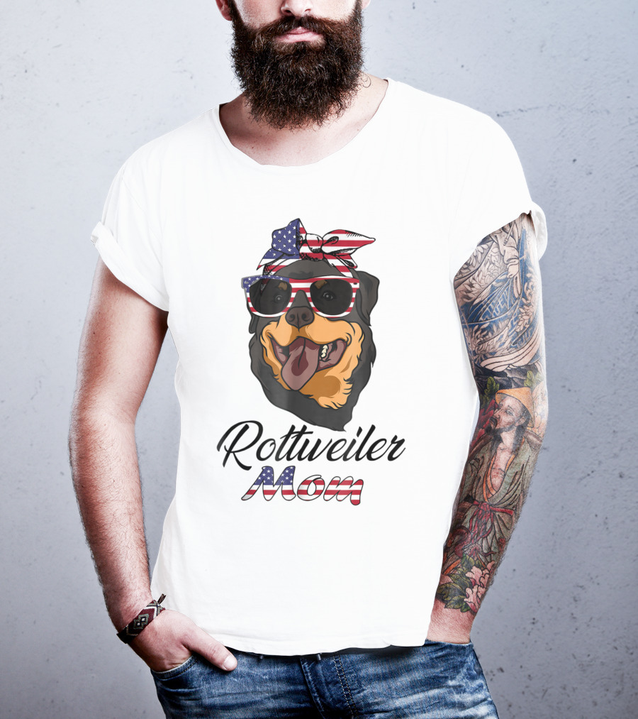 Rottweiler Mom Bandana Glasses American Flag T-Shirt